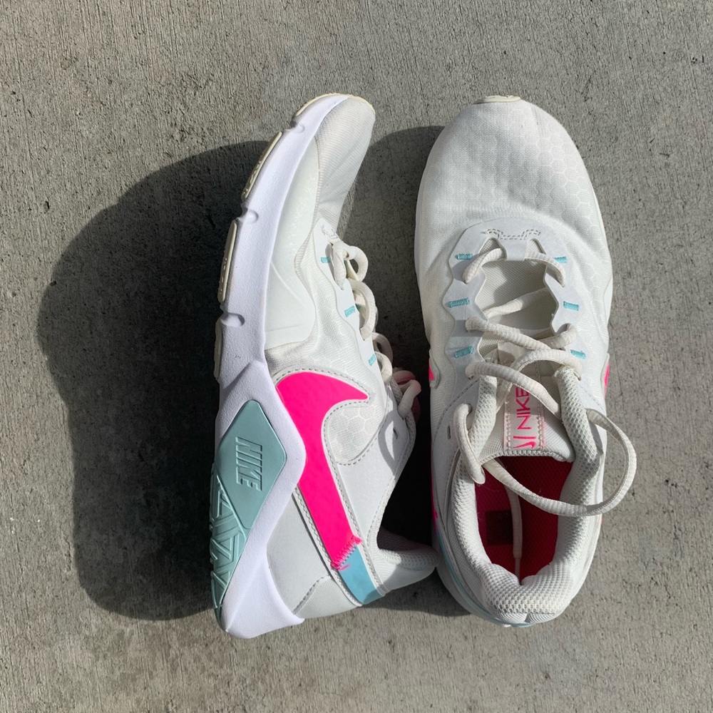 Nike Womens Legend Essential 2  cross training Running Shoes Sneakers Size 7.5